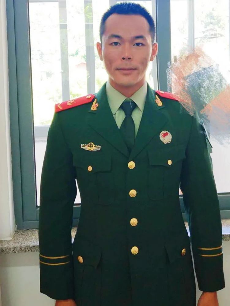 刘志平在部队转改士官