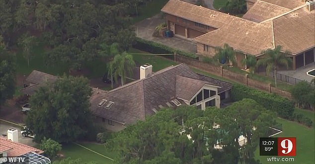 约翰·萨维|十岁男童目睹爷爷和叔叔被歹徒活活打死，藏在厕所报警躲过一劫