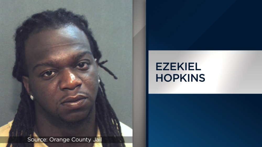 约翰·萨维|十岁男童目睹爷爷和叔叔被歹徒活活打死，藏在厕所报警躲过一劫