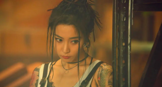 《重启之极海听雷》神秘十一仓深不可测,吴邪发现张大佛爷与夫人