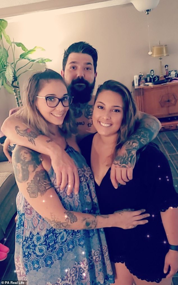 夫妇|夫妇和同一女子恋爱并共同生活，如今三人还打算生育更多孩子