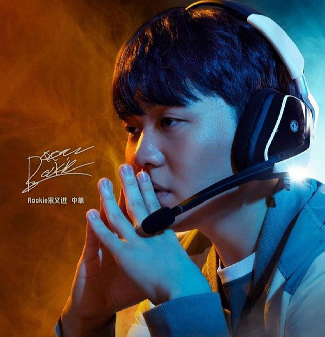 LPL：克里斯质疑Rookie？怕Rookie被针对却依然选择相信他