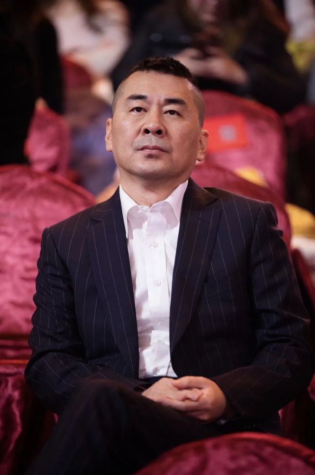 陈建斌大方回应新剧争议职业演员不能害怕失败