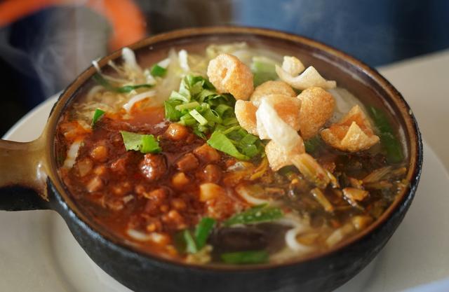剑川"来一锅":最好吃的砂锅米线,连吃了一个星期都没吃够