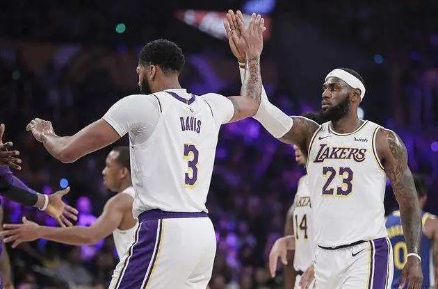 nba湖人vs猛龙重播_NBA直播:湖人vs猛龙,湖人欲提前拿下西部榜首!_腾讯新闻