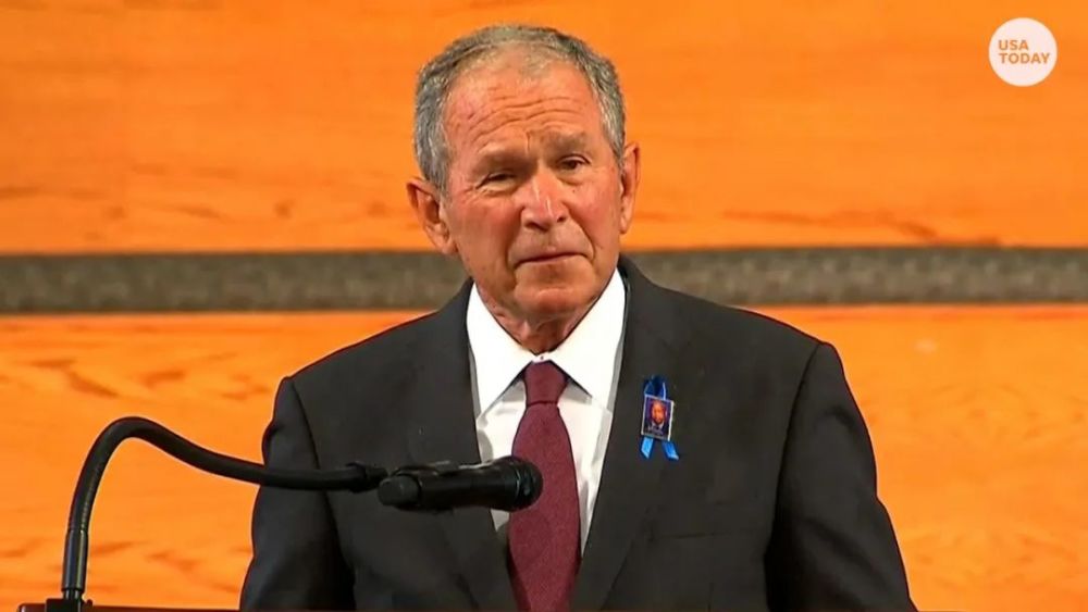 特朗普|三位前美国总统齐聚葬礼，特朗普坚决不出席，怎么还被表扬了？