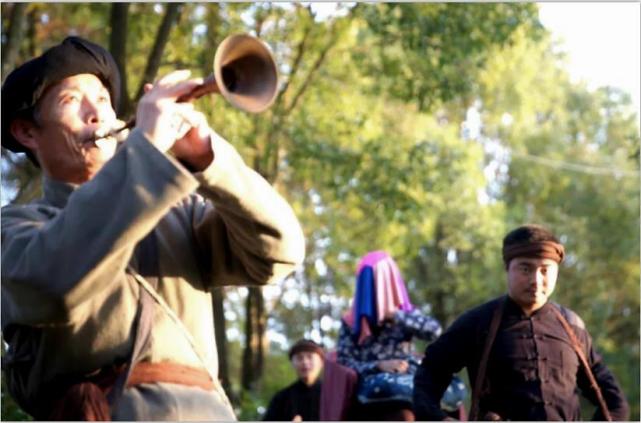 电影《狃花女》的故事发生在湘西沅陵大山深处的借母溪,取材背景为20
