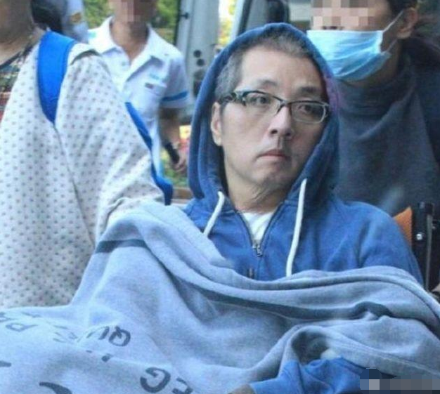 袁惟仁|袁惟仁脑溢血后近况曝光：头发灰白长胖了，意识清醒仍坐轮椅复健