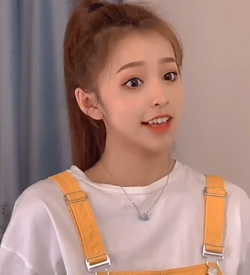 刘思瑶快手头像为何只敢露侧脸?