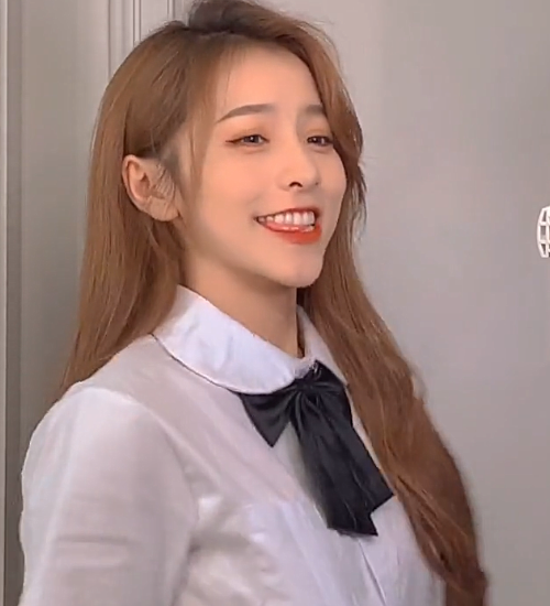 刘思瑶快手头像为何只敢露侧脸?