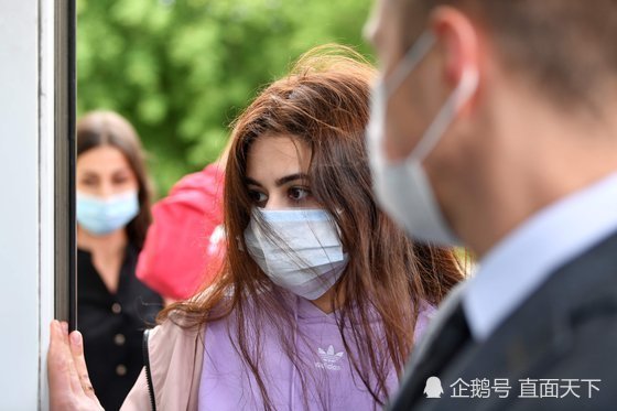 三姐妹|亲手杀害黑帮父亲的三姐妹：蹲监狱比在家里好