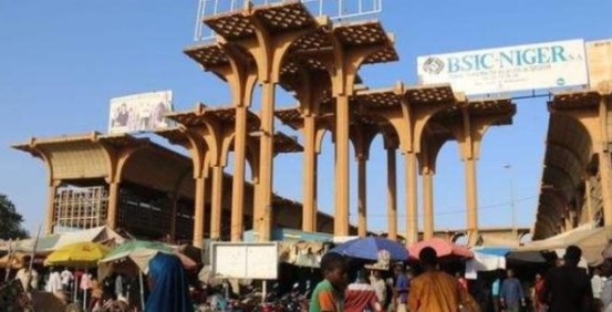 非洲_旅游|世界最热的国家，首都比中国的县城还小，2000万人喝水全靠一条河