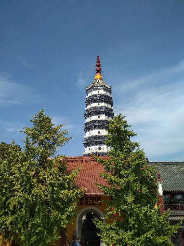 海子|带一只蝈蝈和六只蛐蛐儿去查湾大队看小查