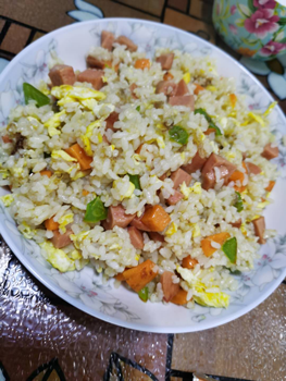 蛋炒饭|看完国外的蛋炒饭教学，我家狗子连夜给我做了四菜一汤