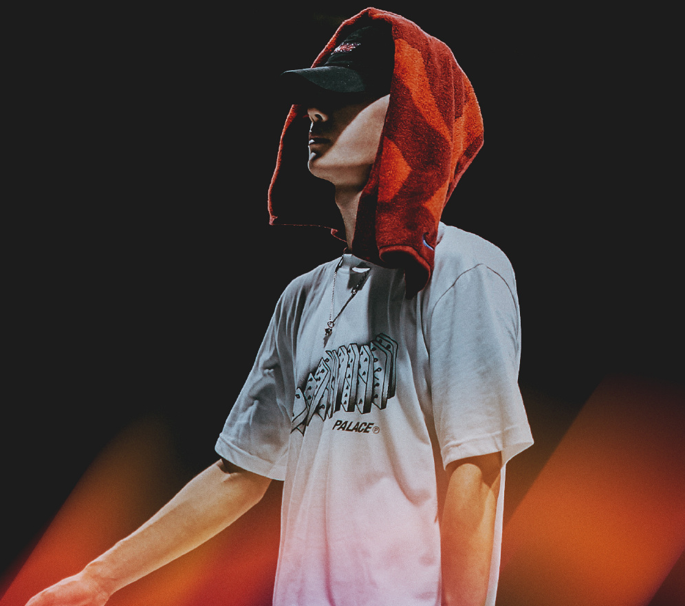 王一博|《天天向上》王一博变拳击手，上勾拳太帅气，歪脖杀大佬气息十足