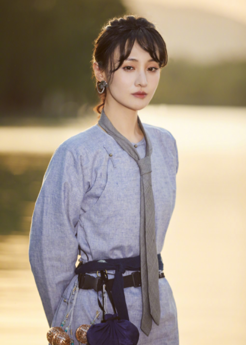 郑爽|整容后遗症？郑爽近照瘦到不敢认，法令纹明显脸部凹陷太僵了