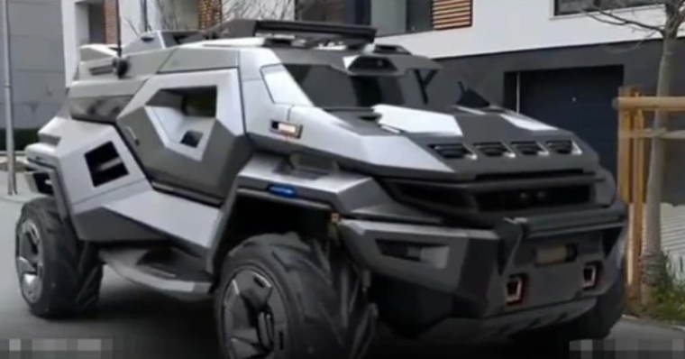 改装|北京街头出现一辆越野车，外观酷似坦克，车主直言改装花了100万