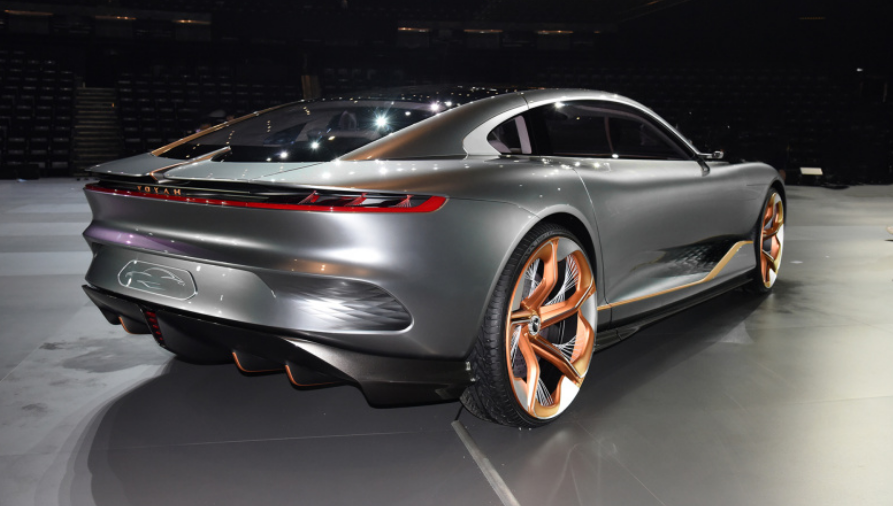 东风飘了新双门跑车挂新车标比前途k50还帅