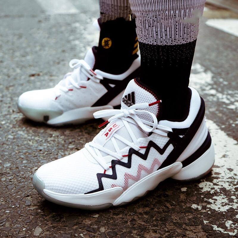 发售就降价400元的米切尔二代你会买吗