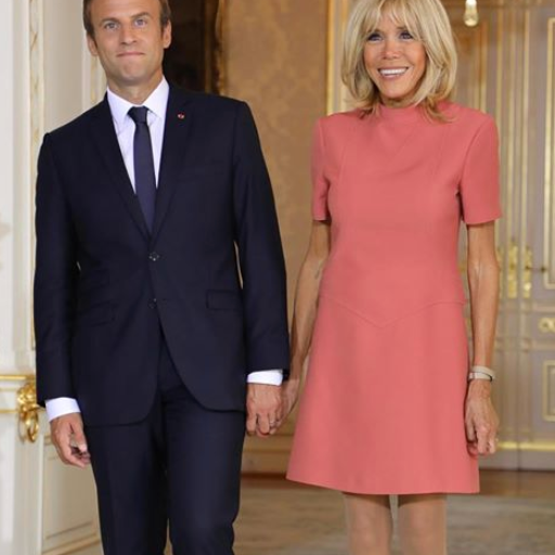 布丽吉特·马克龙|布丽吉特时尚哲学：没有一条裙子能活着离开爱丽舍宫，没有