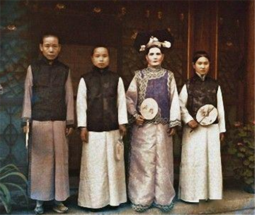 阿尔伯特·卡恩|法国摄影师展出一组晚清彩照，格格妆容太辣眼，电视剧原来是假的
