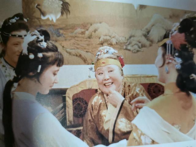 林黛玉|黛玉初进贾府，舅母王夫人却嘱咐她：不要招惹宝玉