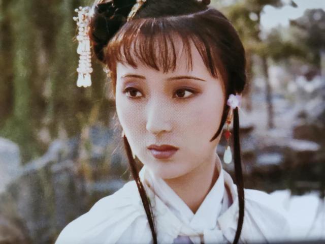 林黛玉|黛玉初进贾府，舅母王夫人却嘱咐她：不要招惹宝玉