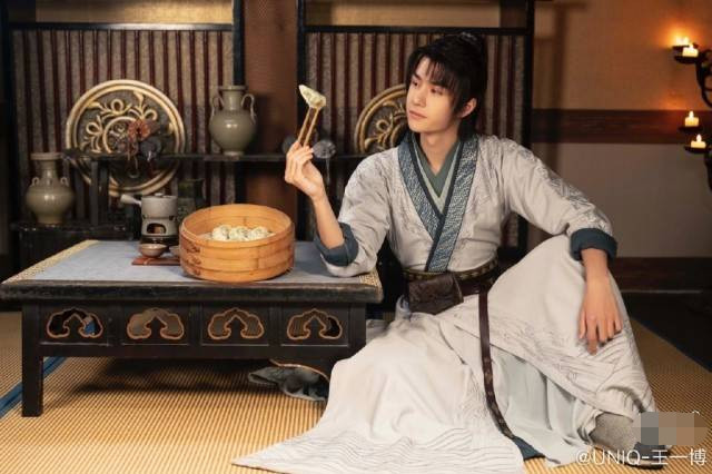 王一博|明星七月热搜汇总，王一博一骑绝尘，肖战真的凉了？