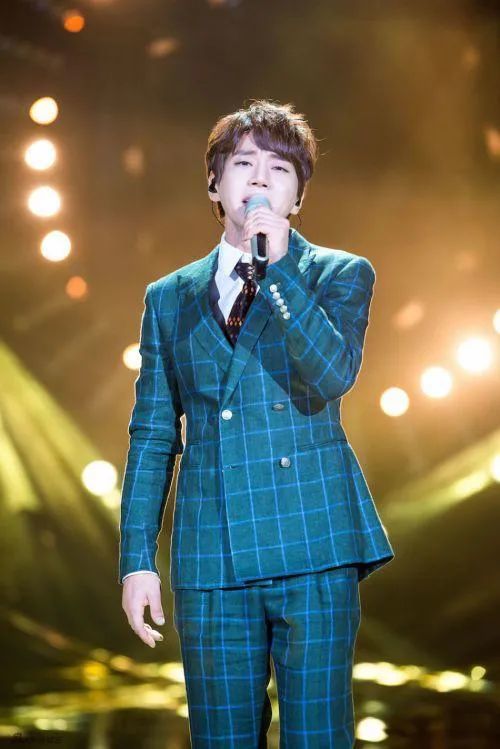 粉丝|直接找粉丝私联要钱，明星这行为low到爆了！