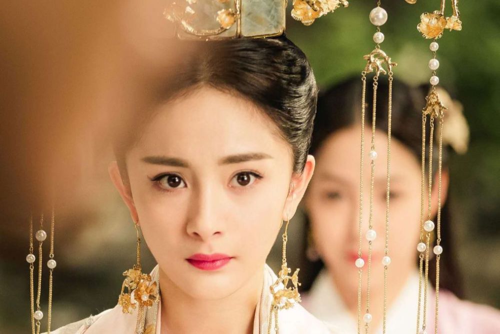 杨幂|杨幂新剧将官宣，搭档小9岁人气小生，网友：终于搭了个帅哥