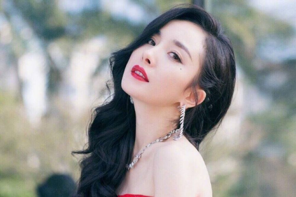 杨幂|杨幂新剧将官宣，搭档小9岁人气小生，网友：终于搭了个帅哥