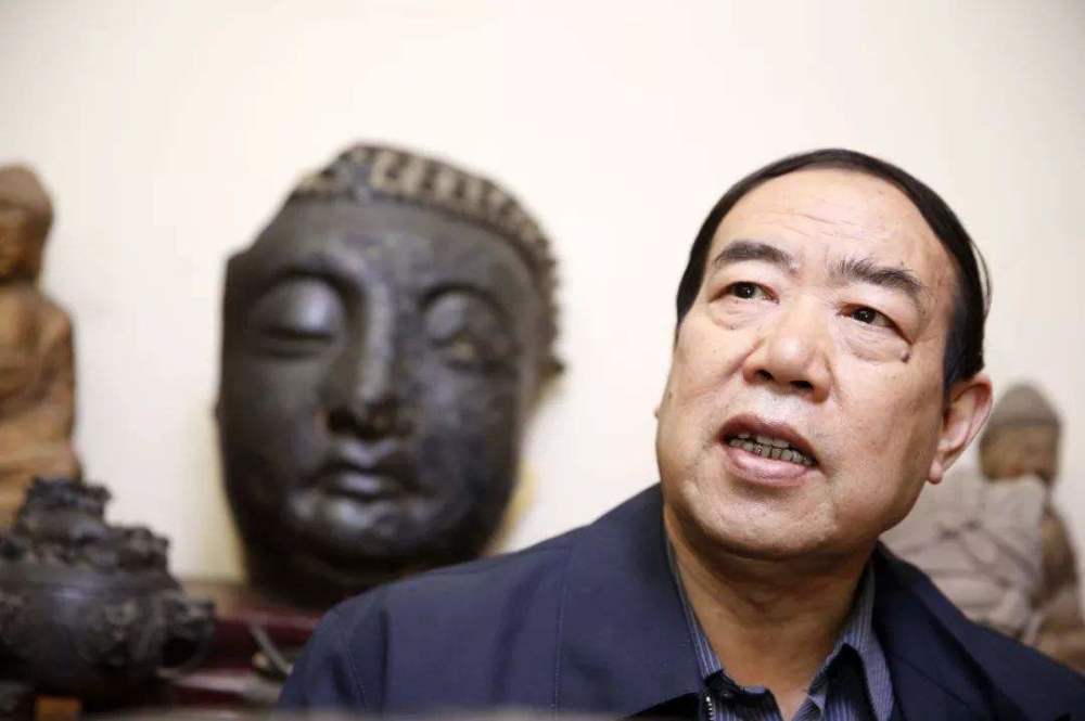 金庸|金庸去陕西参加华山论剑，一到就问：能不能见到贾平凹？