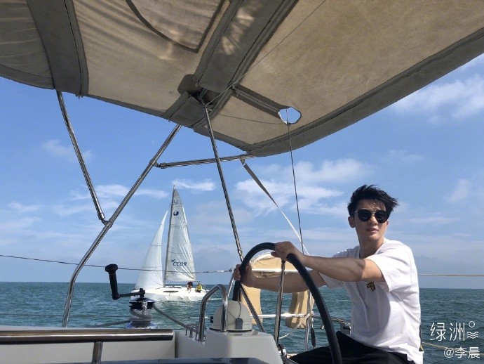 范冰冰|各种美丽？范冰冰新电影定档上映，李晨乘风破浪超帅气