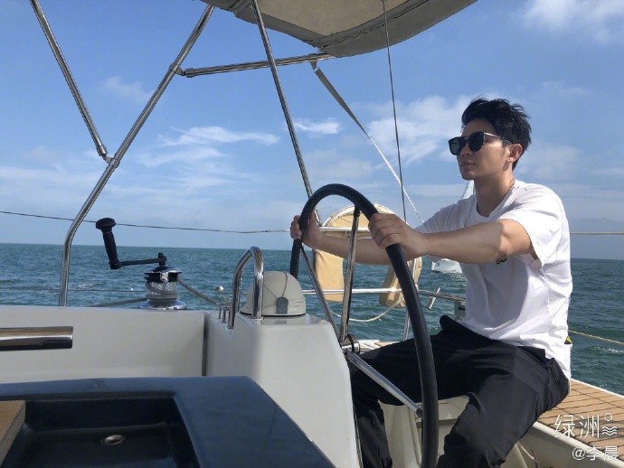 范冰冰|各种美丽？范冰冰新电影定档上映，李晨乘风破浪超帅气