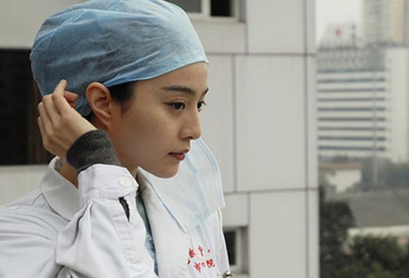 范冰冰|各种美丽？范冰冰新电影定档上映，李晨乘风破浪超帅气