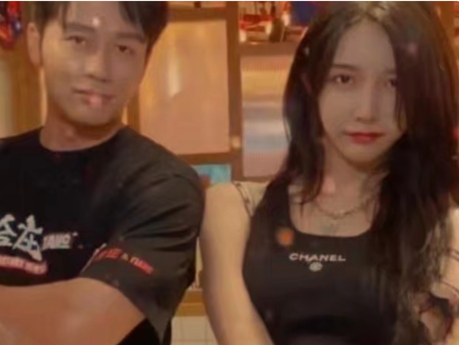 李晨|李晨驾驶豪华游艇出海状态好，范冰冰深夜痛哭用工作摆脱失恋