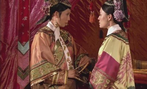 甄嬛传|《甄嬛传》甄嬛嫁祸皇后那场戏里，为什么槿汐非要第一个冲进去？