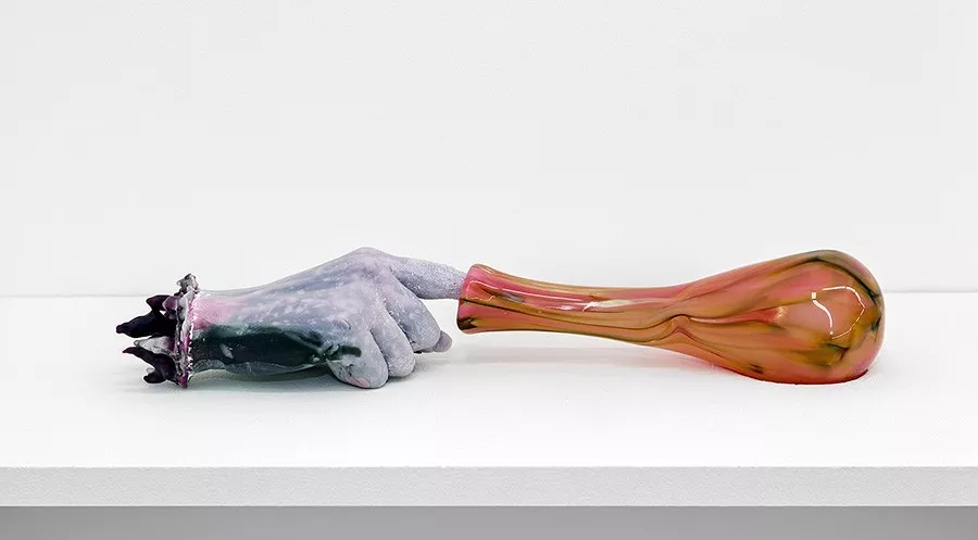 凯莉·明石|材料的触感——Kelly Akashi的雕塑作品欣赏