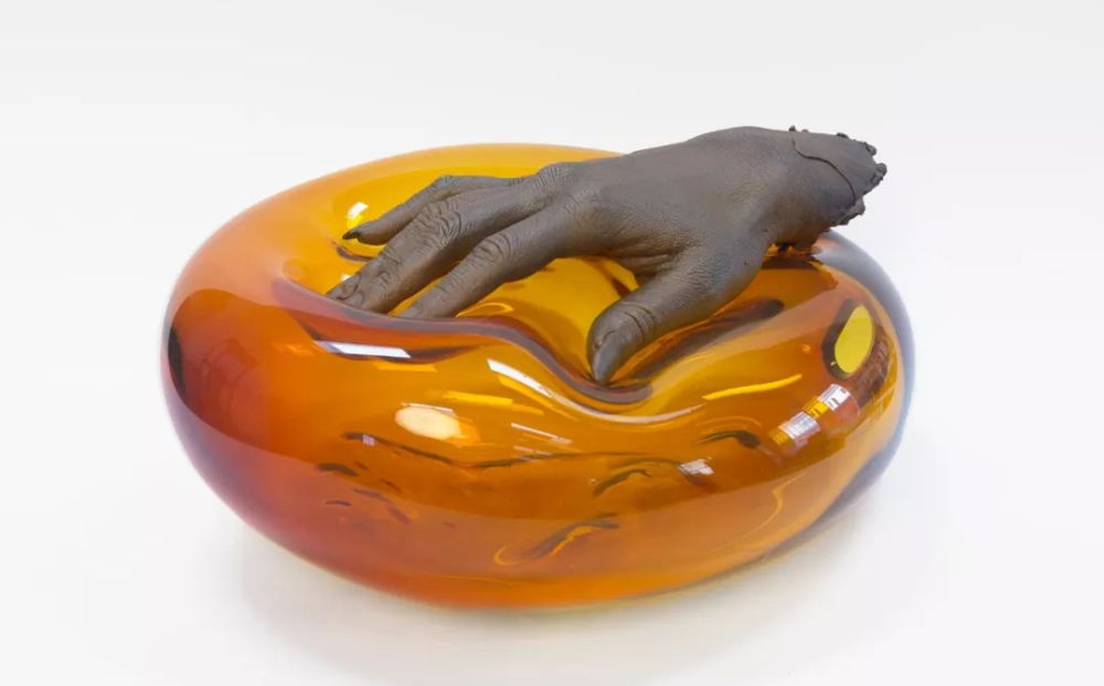 凯莉·明石|材料的触感——Kelly Akashi的雕塑作品欣赏