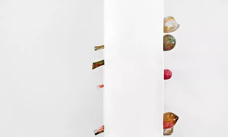 凯莉·明石|材料的触感——Kelly Akashi的雕塑作品欣赏