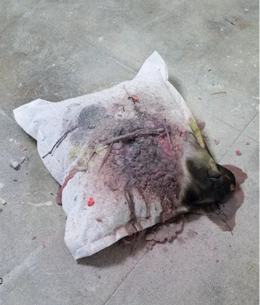 凯莉·明石|材料的触感——Kelly Akashi的雕塑作品欣赏