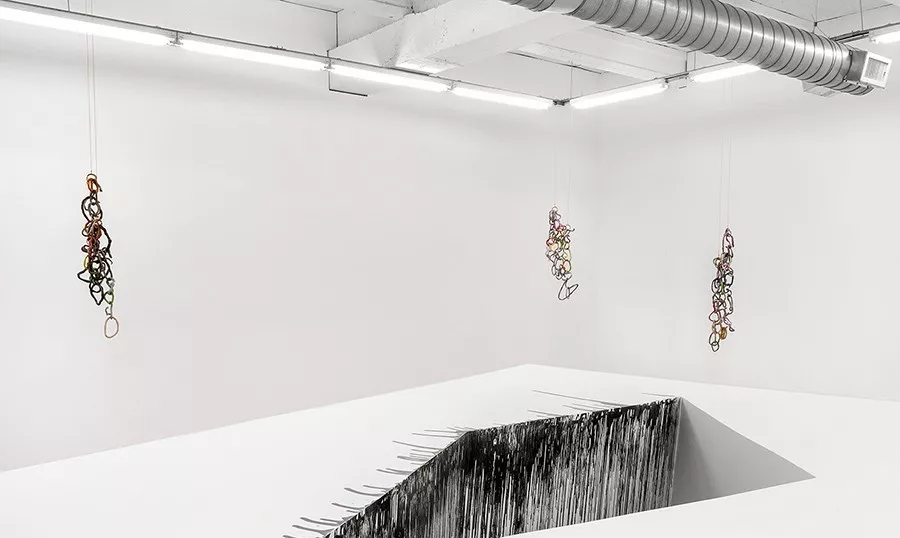 凯莉·明石|材料的触感——Kelly Akashi的雕塑作品欣赏