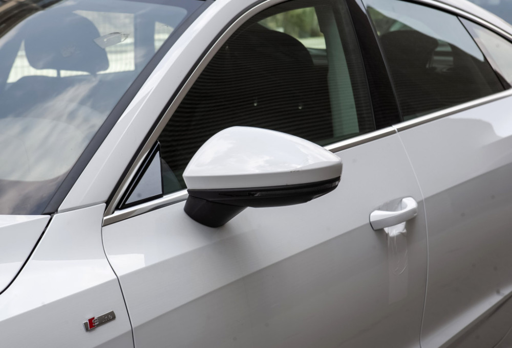 近5米车长,配无框车门,奥迪a7新车直降6万元,果断放弃宝马5系