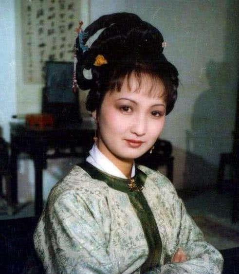 平儿|同样是八面玲珑，为什么平儿的风评比宝钗和袭人好？