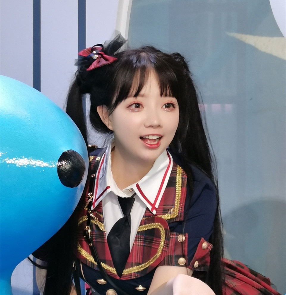 lo圈顶流王奕萌现身cj现场打破换头质疑还得到汪东城的肯定