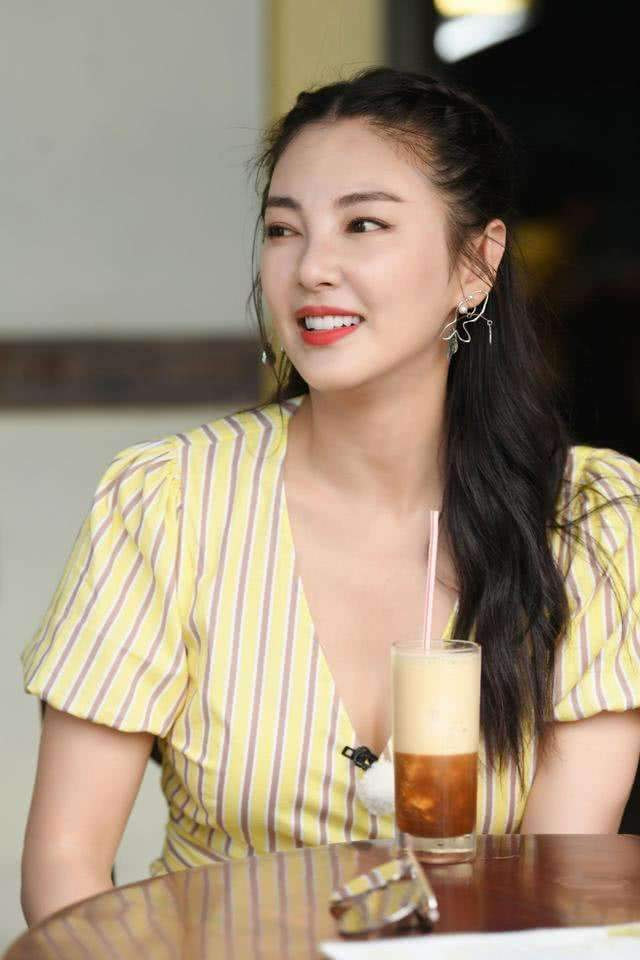 张雨绮|敢说敢做的张雨绮，事业如“开挂”二度火热，但被“大妈”降服了