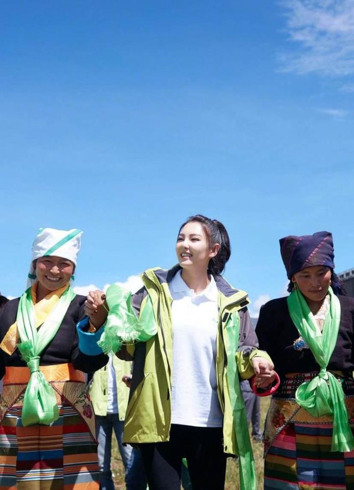 张雨绮|敢说敢做的张雨绮，事业如“开挂”二度火热，但被“大妈”降服了