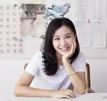 书法|“京城最贵”书法老师，近2万学费却一课难求，她强在哪？