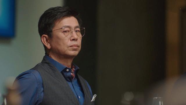 三十而已|《三十而已》漫妮遇贵人，比梁正贤更有钱，王自健并不是最终归宿