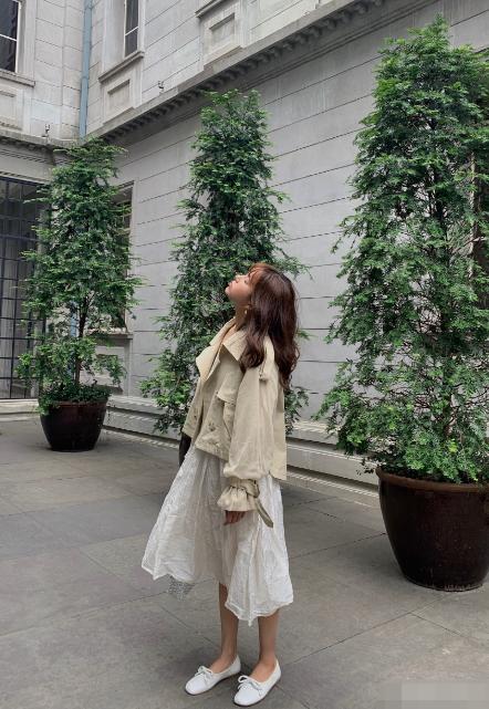 张子萱|张子萱在小号晒美照，身材纤细完全不像两个孩子的妈，评论回复太暖心